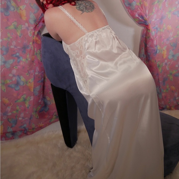 Bert Yelin For Iris Polyester White Nightgown
Size Medium Circa 1970s - Picture 5 of 6